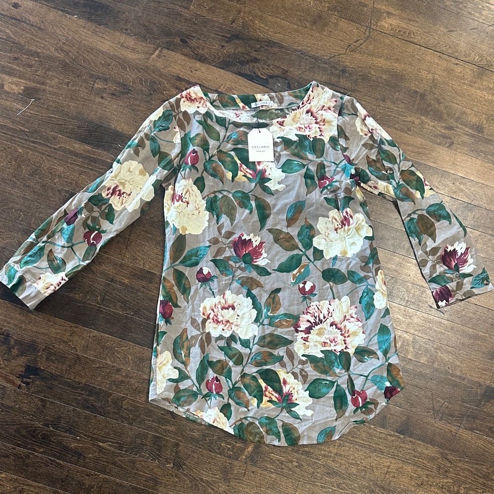 Cellabie Floral Blouse with Green and Cream Accents Size Large